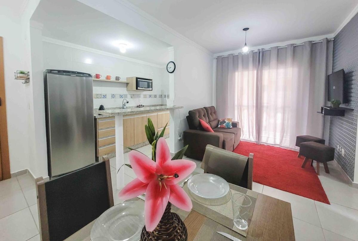 Bem No Centro, Cozinha Completa, Varanda E Garagem Poços de Caldas Exterior foto